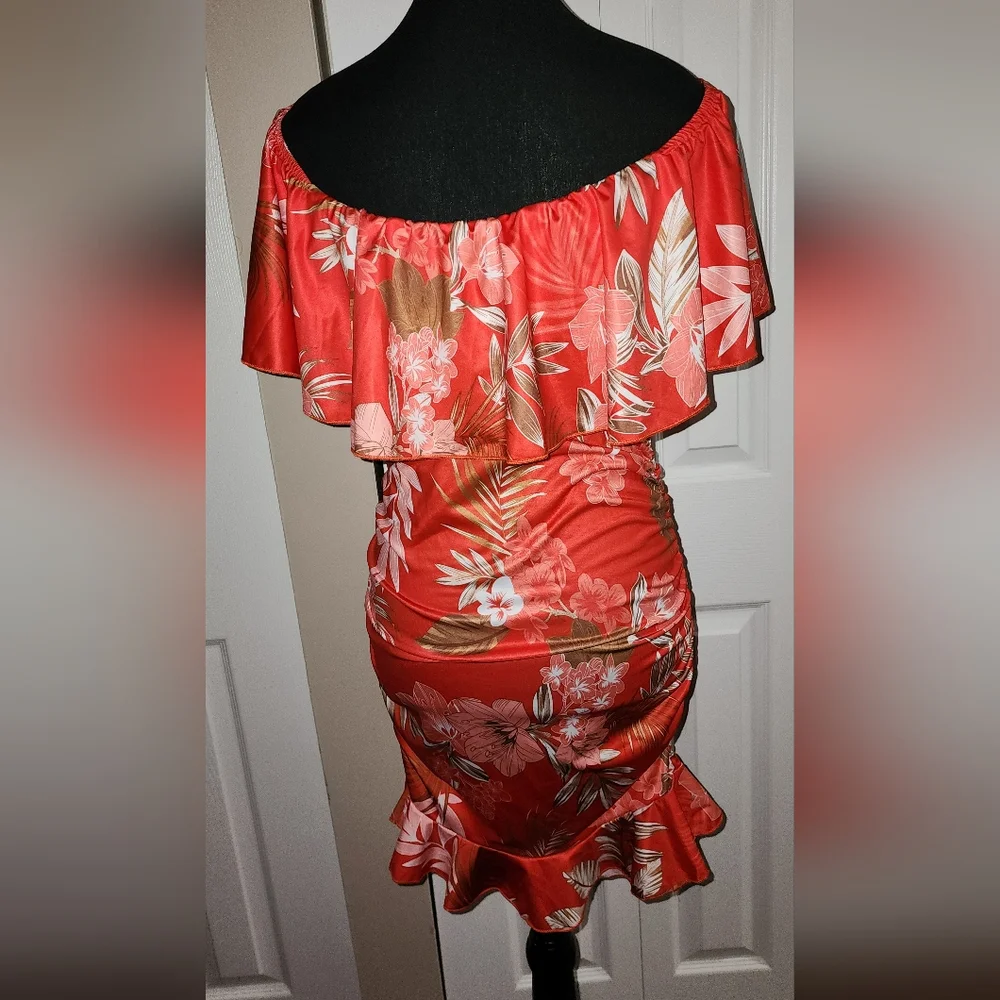 Off-shoulder Ruffle Trim Dress - Picture 3 of 4